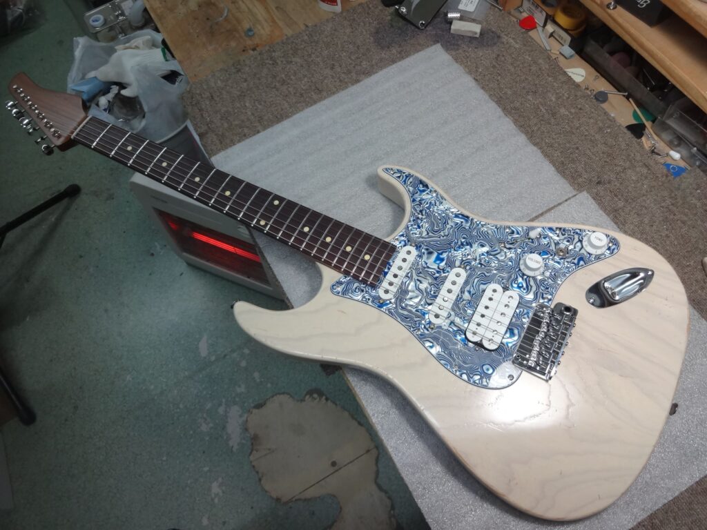 筆者の愛用するギター　RY Guitar製のディンキーシェイプ